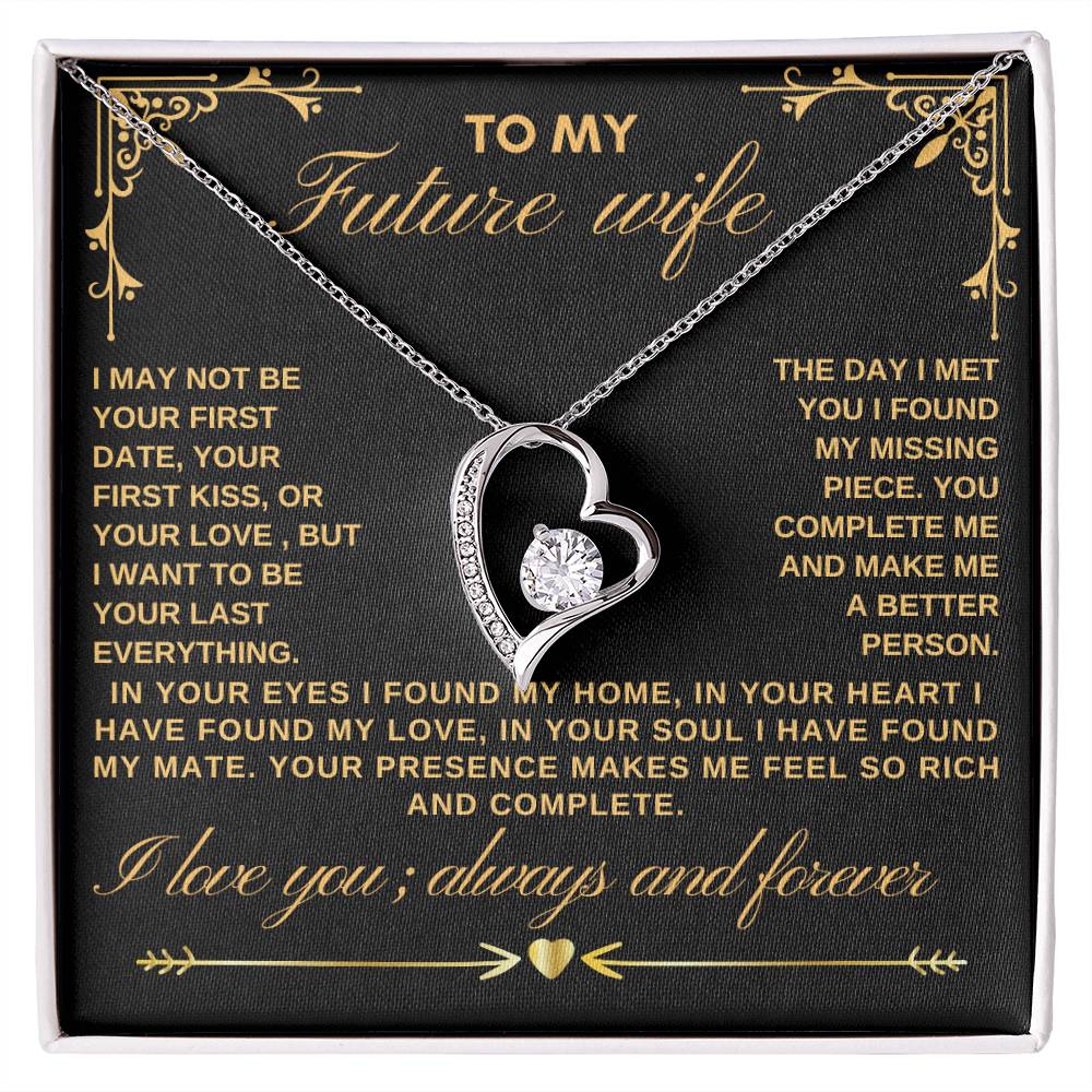 Lovely Necklace to Fiancé